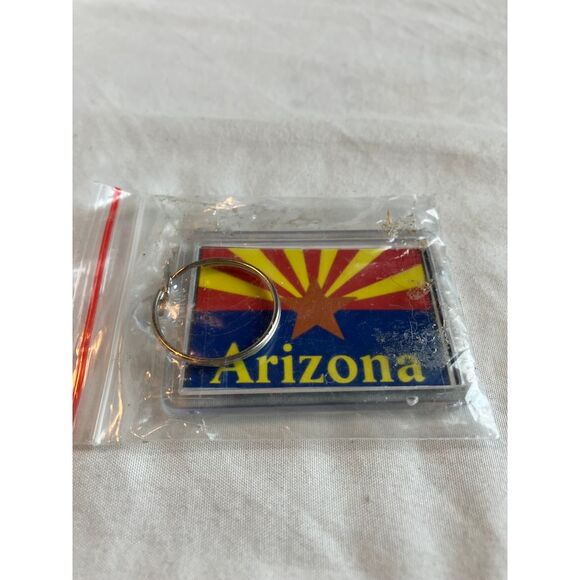 New in Package Arizona Caruso's Pizza Pie Souvenir Keychain - Picture 3 of 6
